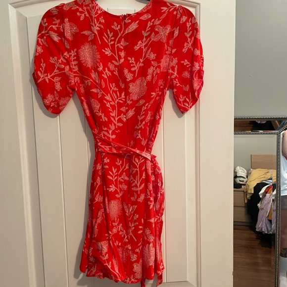 SAINTS + SECRETS SHORT SLEEVE WRAP DRESS - Picture 3 of 5